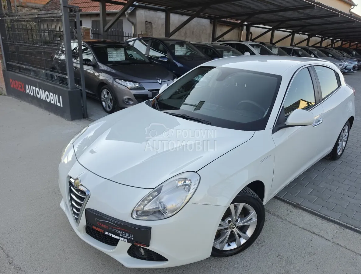 Alfa Romeo Giulietta 2011 photo 5