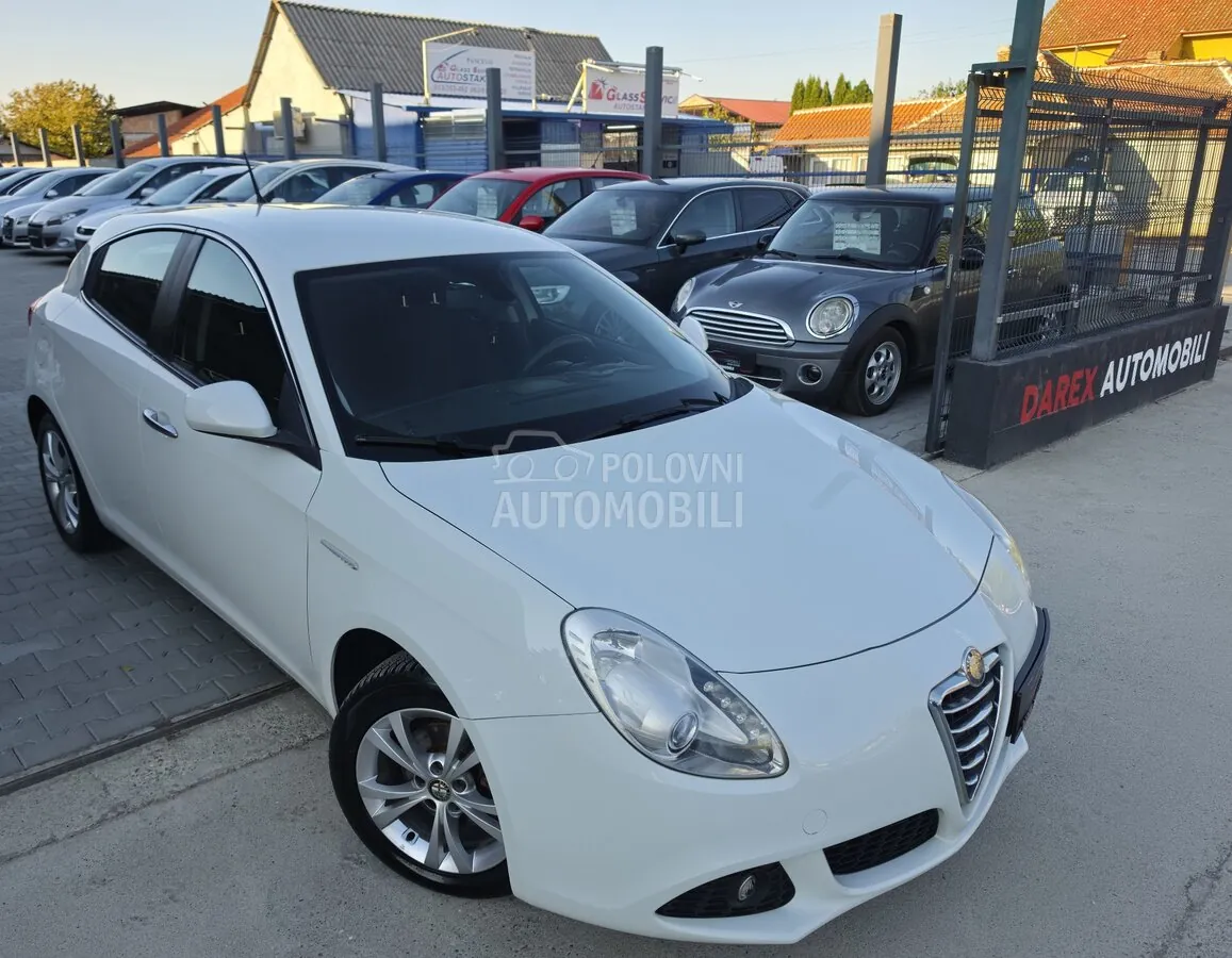 Alfa Romeo Giulietta 2011 photo 2