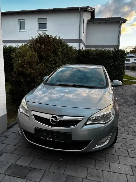 Opel Astra J