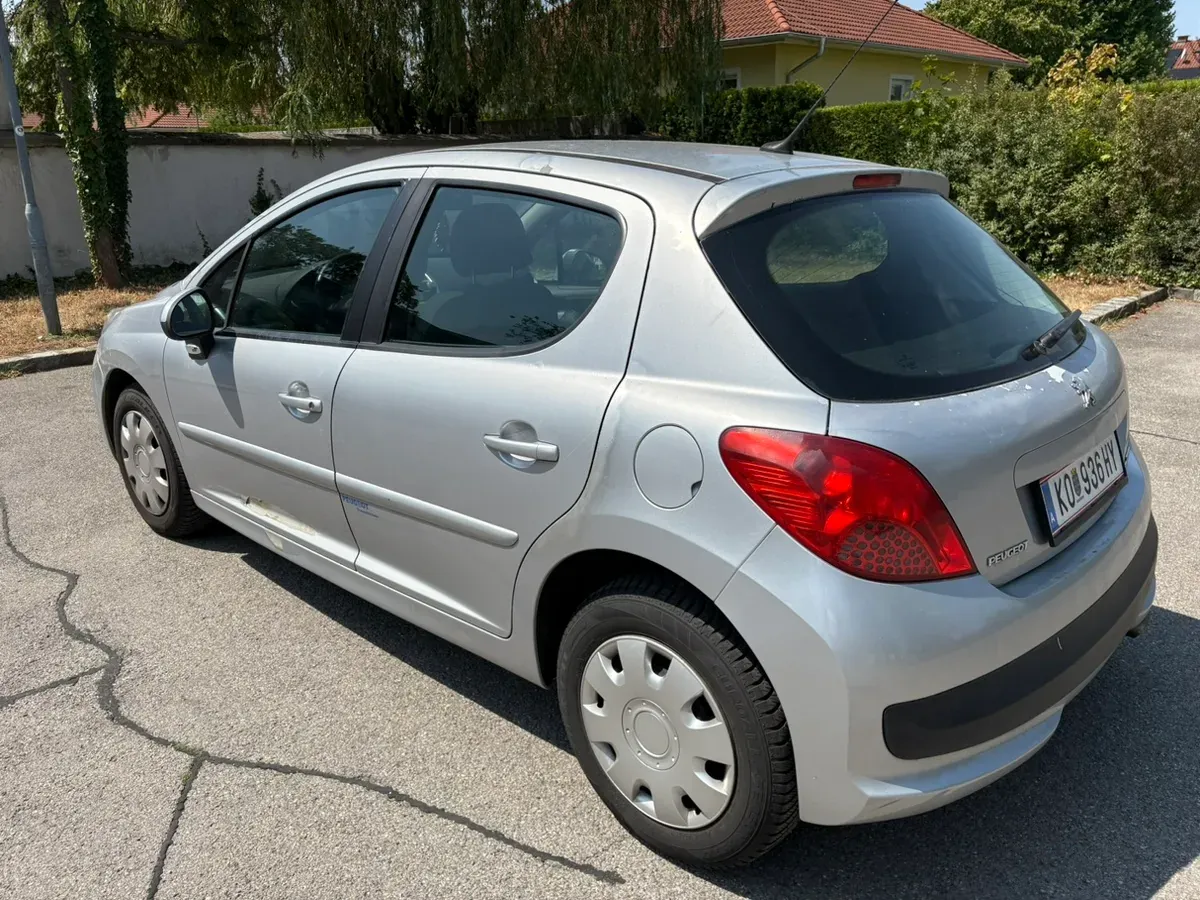 Peugeot 207 2008 photo 3