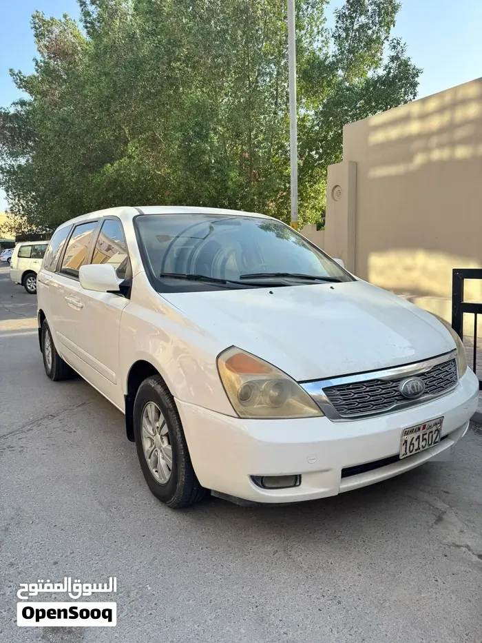 Kia Carnival 2013 photo 3