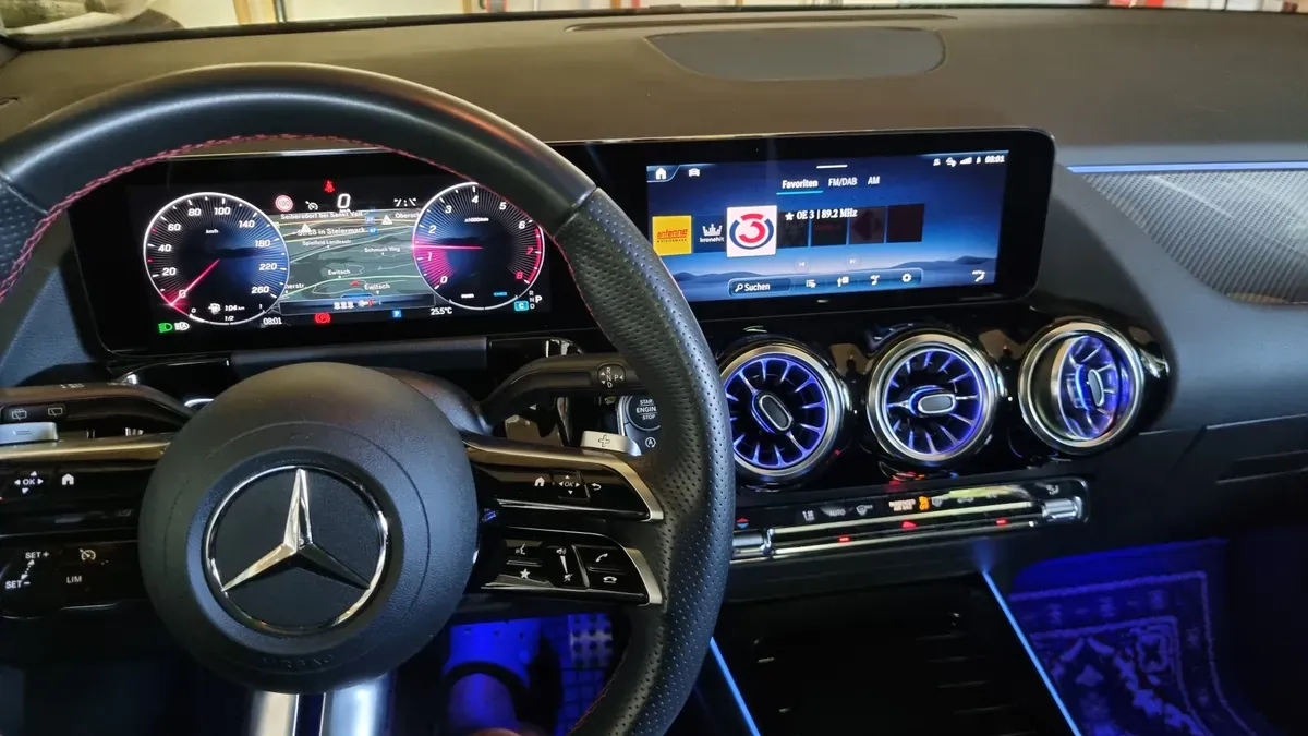 Mercedes-Benz B-Class 2023 photo 2