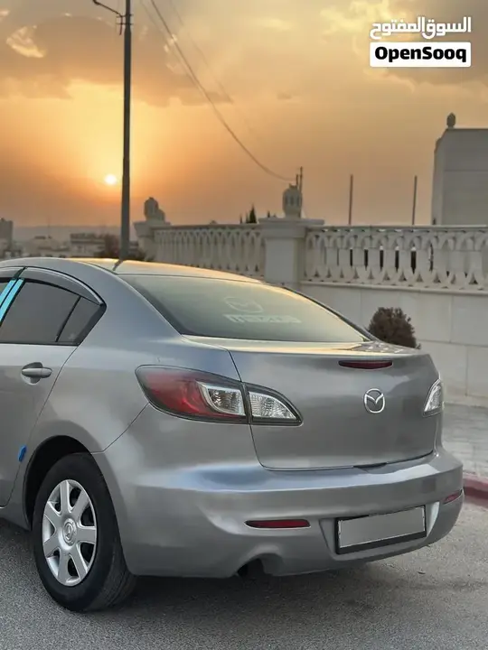 Mazda 3 2013 photo 3