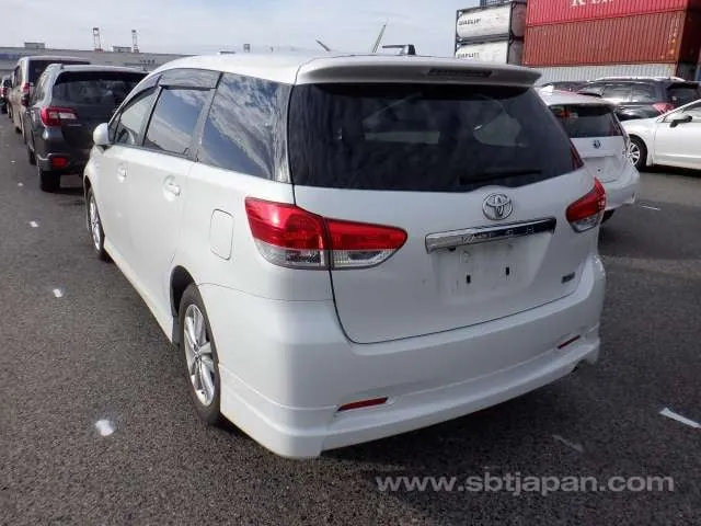 Toyota Wish 2011 photo 3