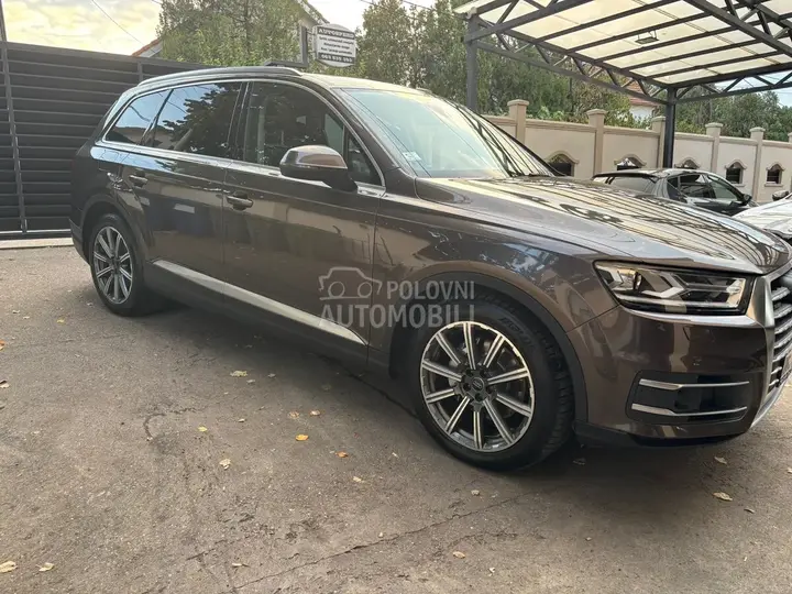 Audi Q7 2015 photo 5
