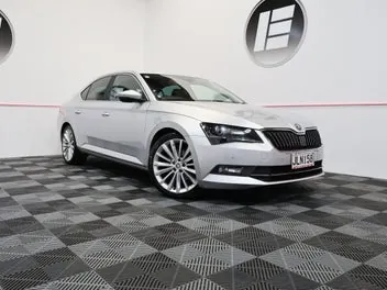 Skoda Superb 2015 photo 2