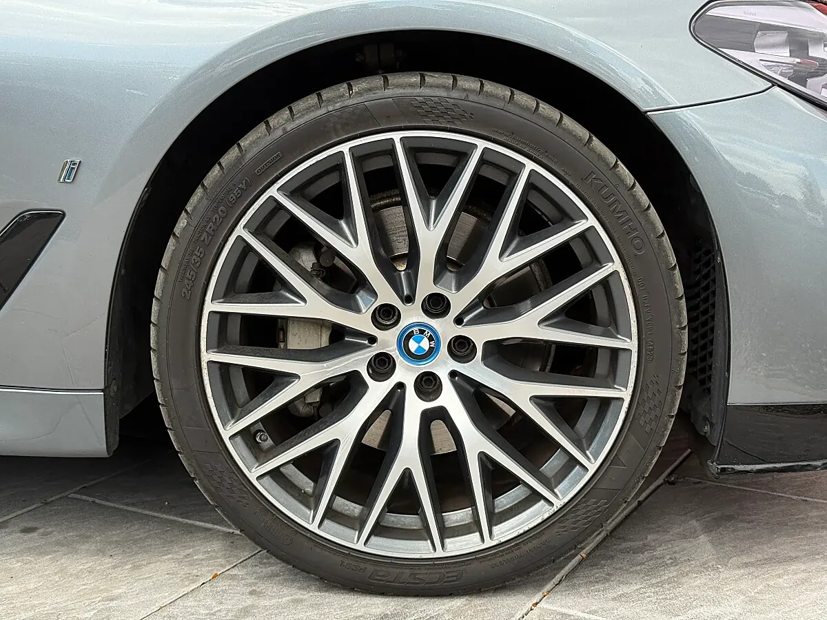 BMW 5 Series 2017 photo 3