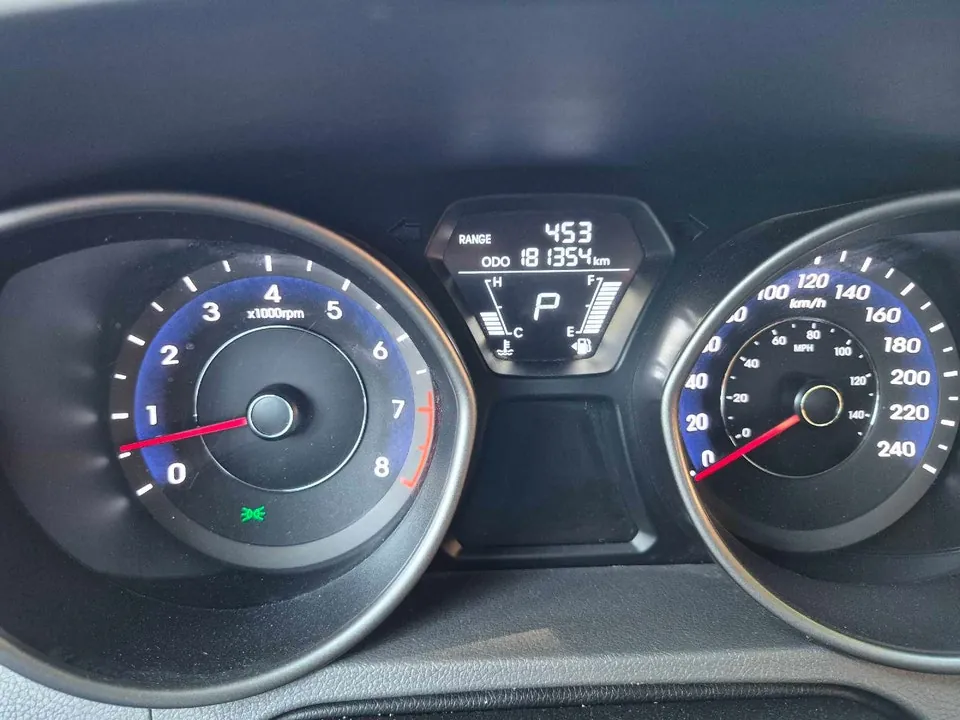 Hyundai Elantra 2013 photo 3