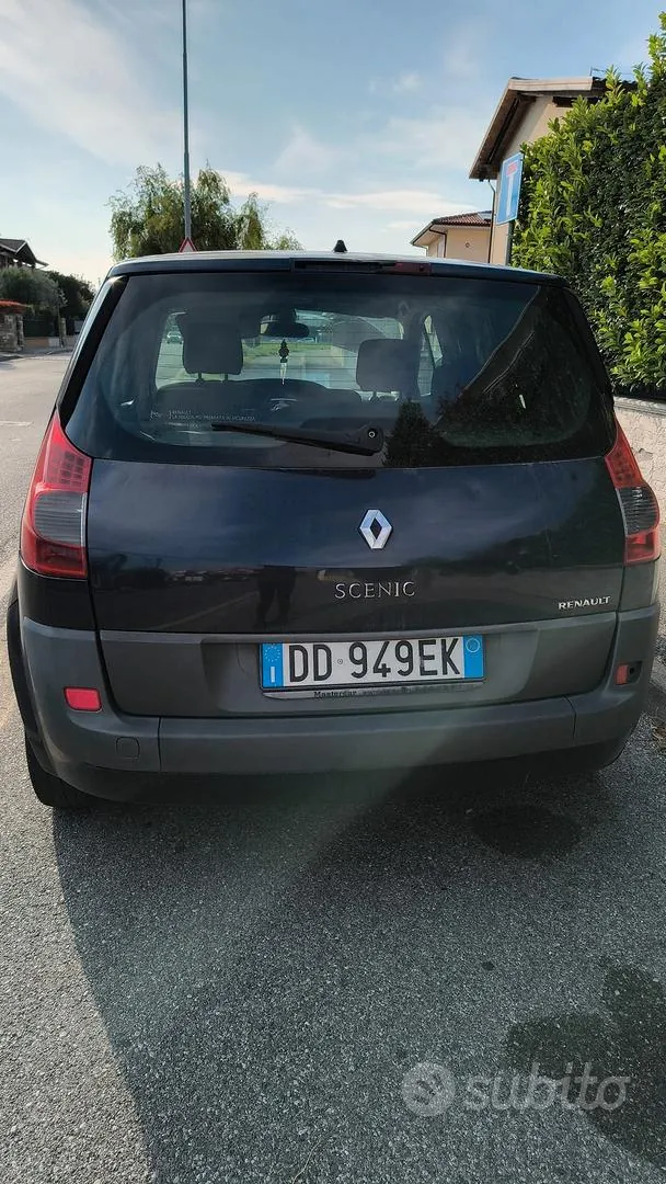 Renault Scenic 2006 photo 2