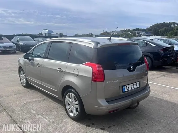 Peugeot 5008 2010 photo 5