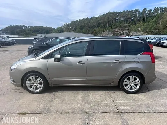 Peugeot 5008 2010 photo 4