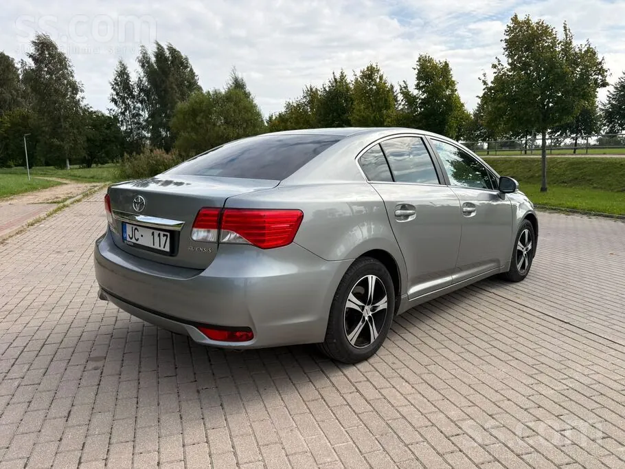 Toyota Avensis 2012 photo 5