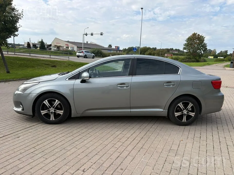 Toyota Avensis 2012 photo 2