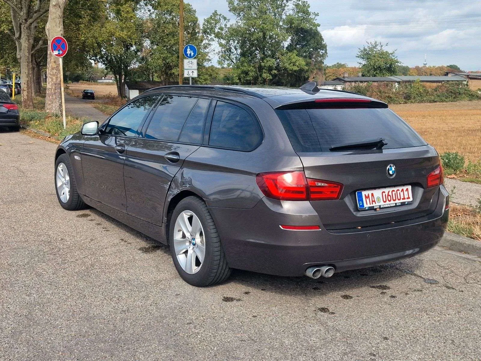 BMW 530 5 Touring 2012 photo 3
