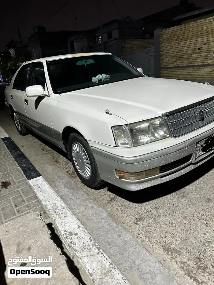 Toyota Crown 1998 photo 3