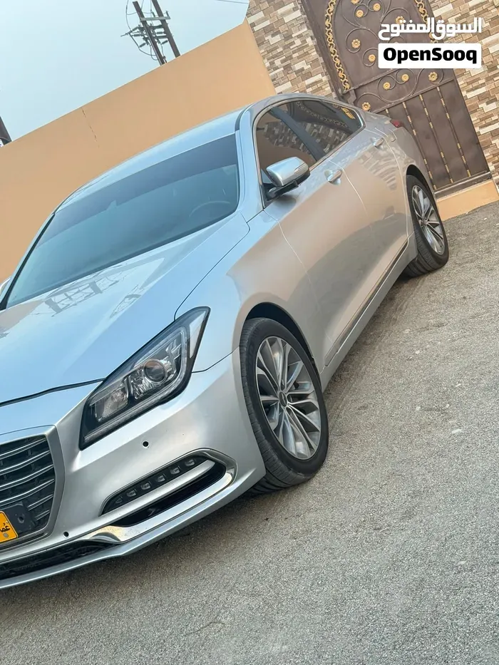 Genesis G80 2017 photo 2