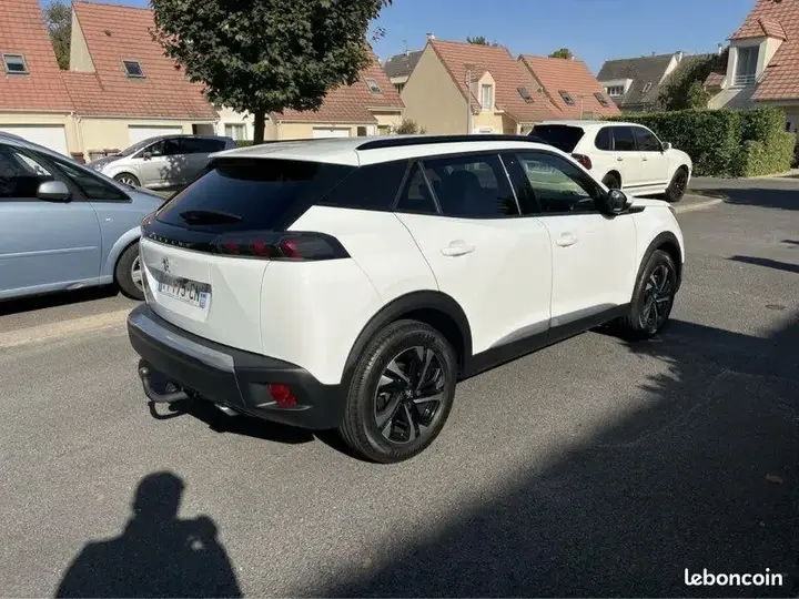 Peugeot 2008 2021 photo 2