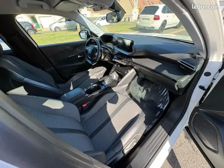 Peugeot 2008 2021 photo 3