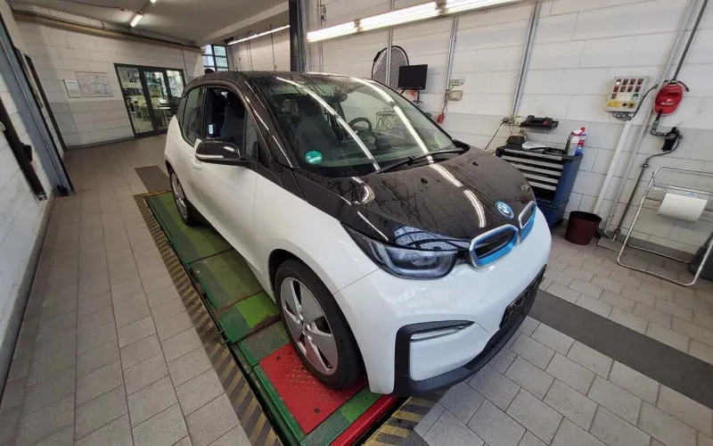 BMW I3