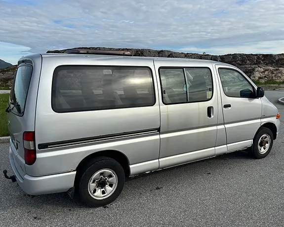 Toyota Hiace 2004 photo 4