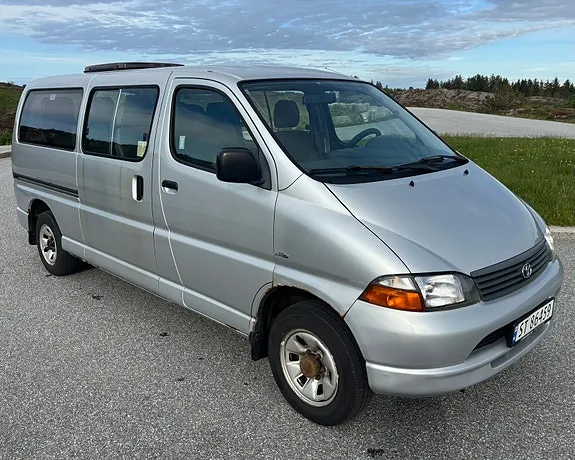 Toyota Hiace 2004 photo 3