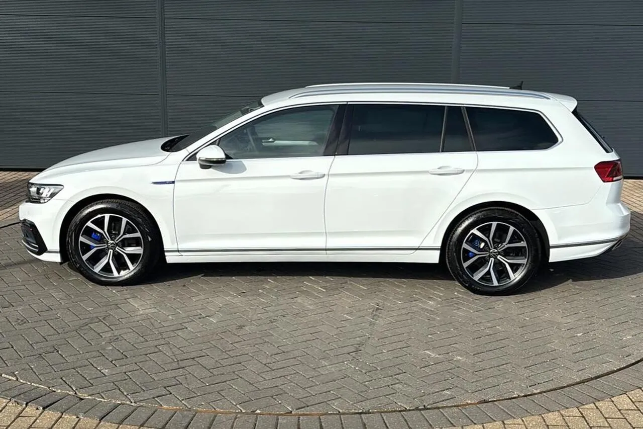 Volkswagen Passat 2025 photo 4