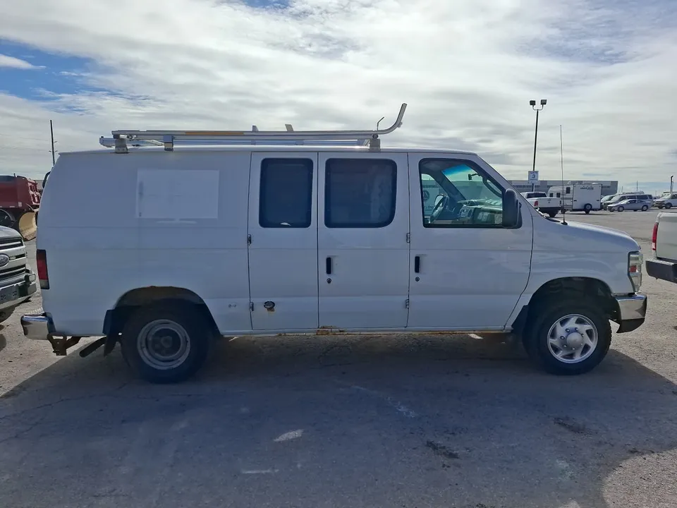 Ford E-Series 2011 photo 4