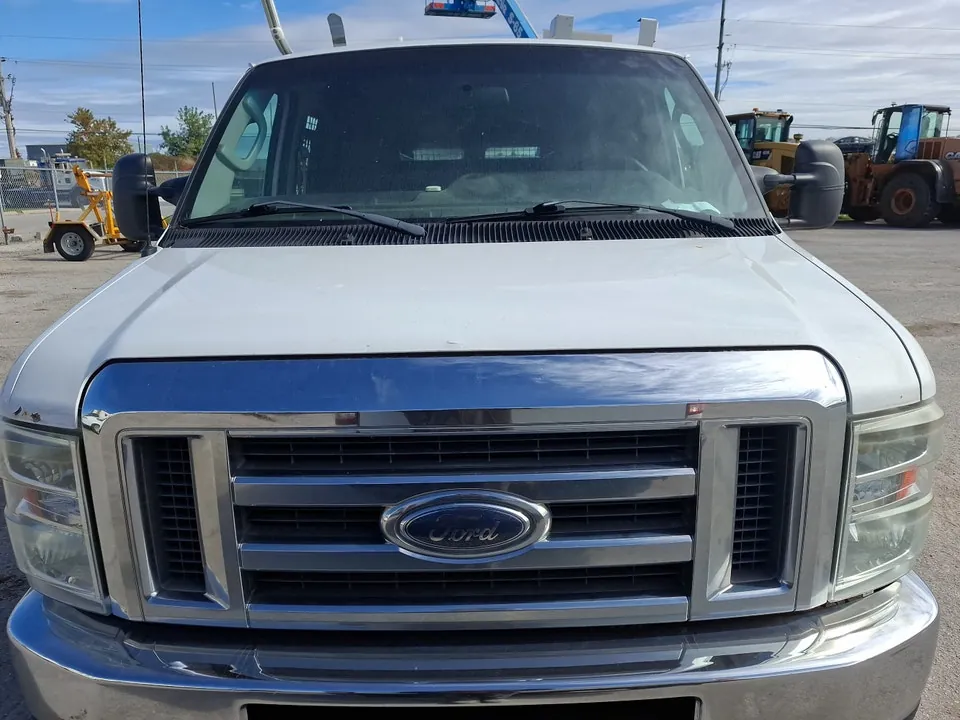 Ford E-Series 2011 photo 2