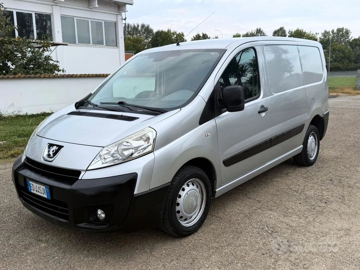 Peugeot Expert 2010 photo 2