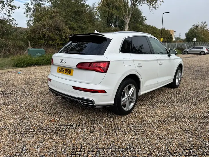Audi Q5 2019 photo 2