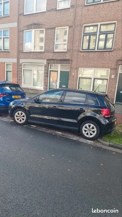 Volkswagen Polo 2011 photo 2