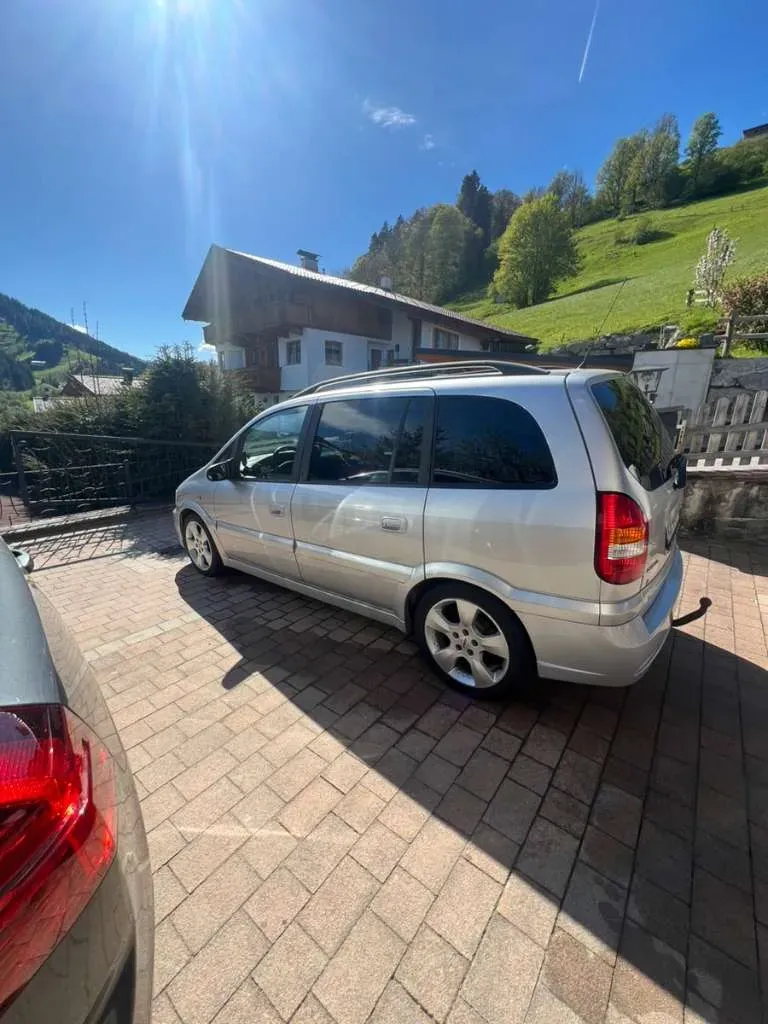 Opel Zafira 2004 photo 3