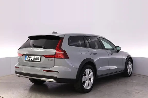 Volvo V60 Cross Country 2024 photo 4
