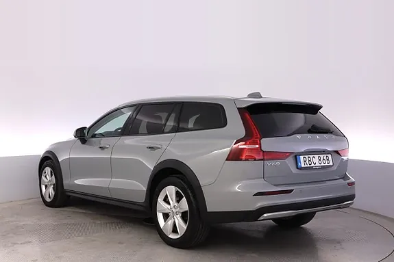 Volvo V60 Cross Country 2024 photo 3