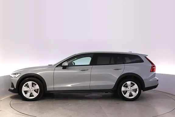 Volvo V60 Cross Country 2024 photo 2