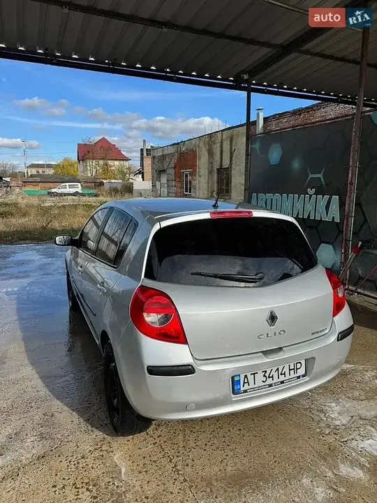 Renault Clio 2006 photo 4