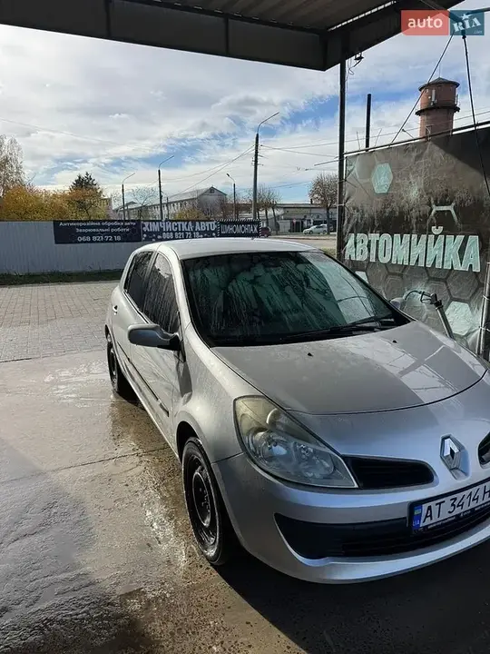 Renault Clio 2006 photo 3