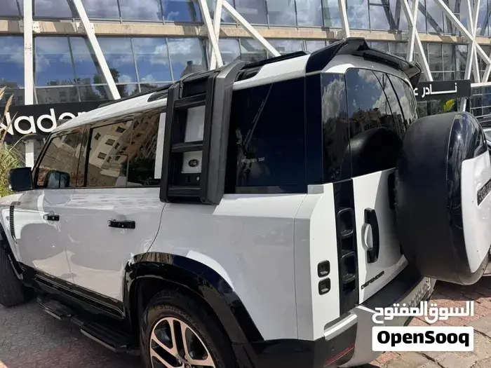 Land Rover Defender 2022 photo 4