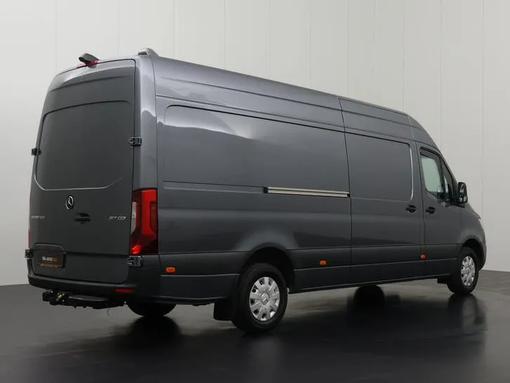 Mercedes-Benz Sprinter 2023 photo 2