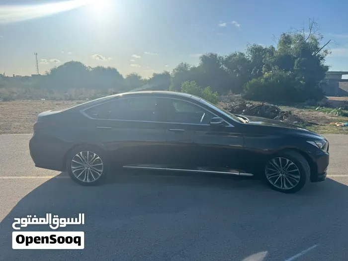 Genesis G80 2016 photo 2
