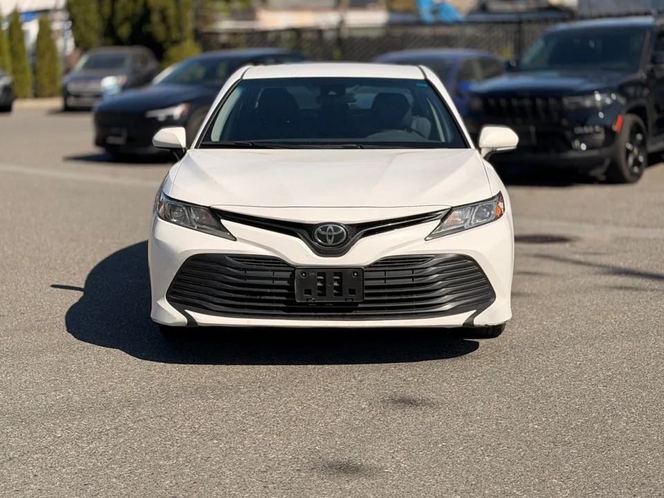 Toyota Camry 2019 photo 2
