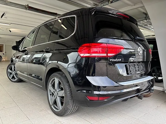 Volkswagen Touran 2019 photo 2