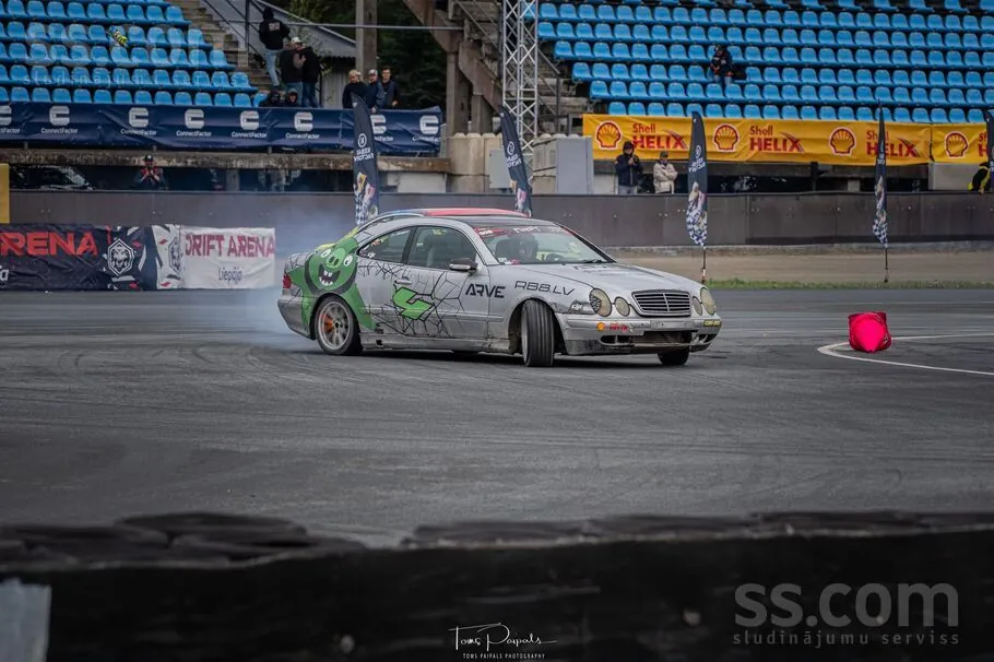 Mercedes-Benz Clk230
