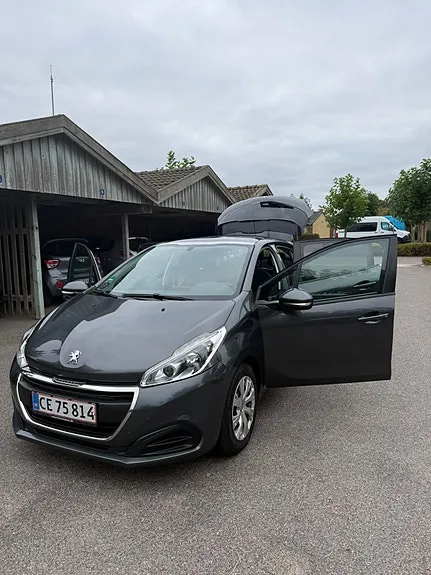 Peugeot 208 2016 photo 5