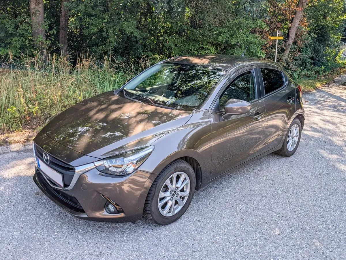 Mazda Mazda2 2015 photo 2
