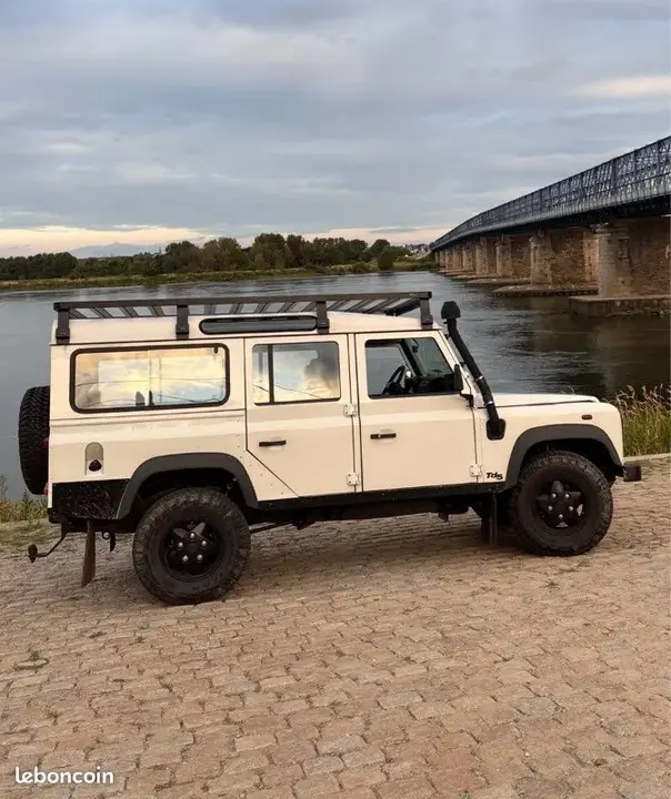 Land Rover Defender 2005 photo 3