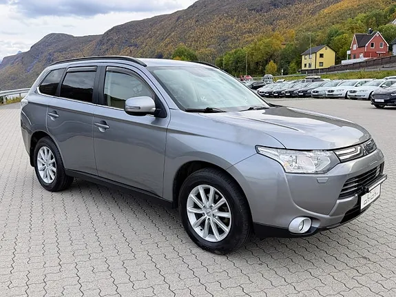 Mitsubishi Outlander 2013 photo 2