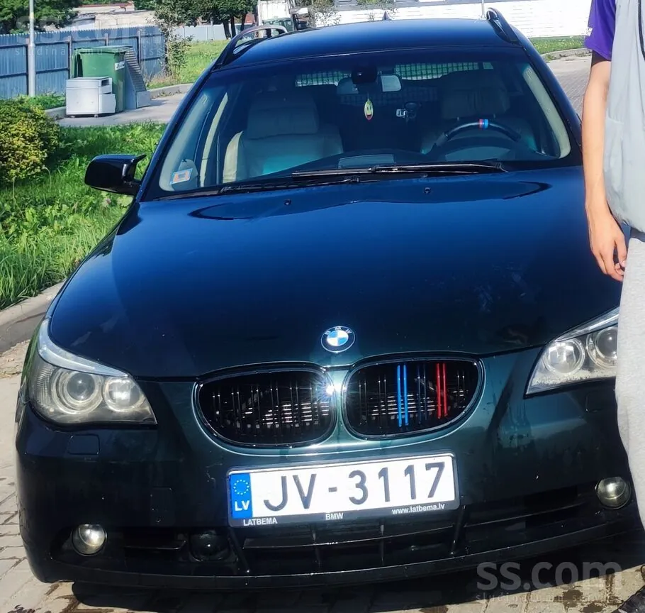 BMW 530 2004 photo 2
