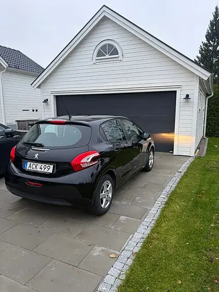 Peugeot 208 2015 photo 3