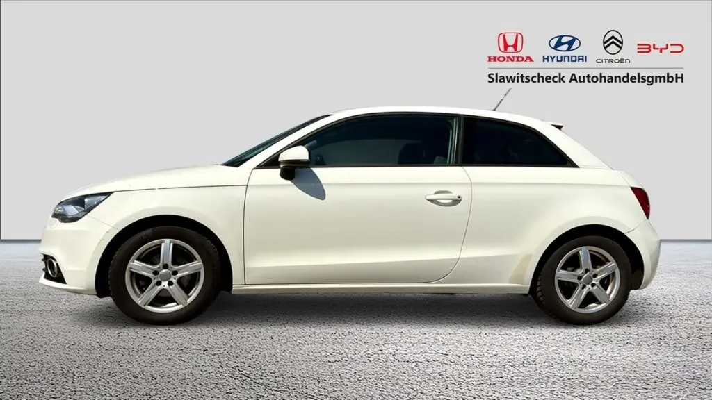 Audi A1 2011 photo 2